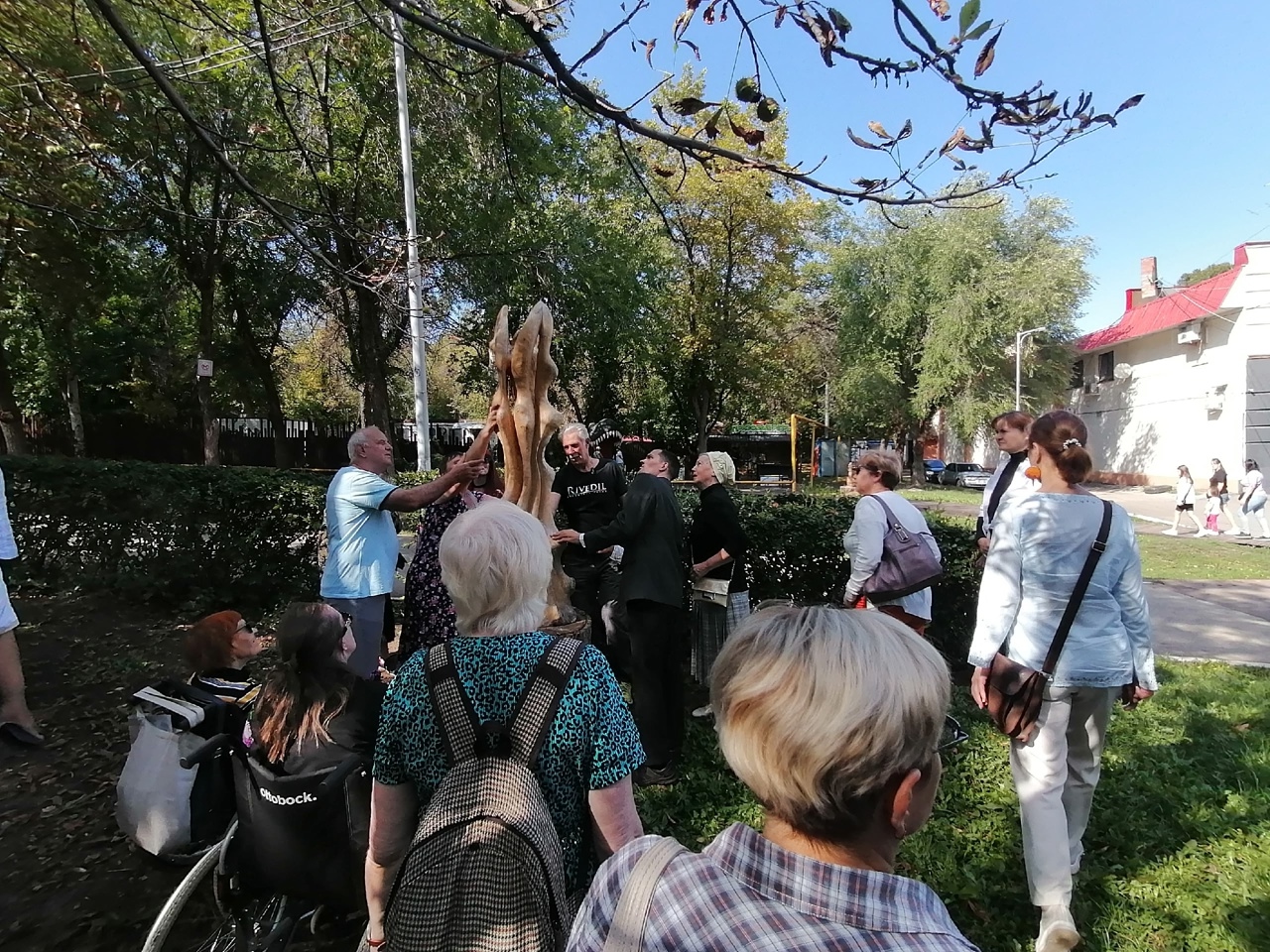 Репортаж с экскурсии "Живое искусство: человек и дерево" в рамках проекта "Осязаемая Самара" "