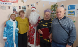 «Вновь приходит Новый год»: литературно-музыкальный вечер.