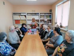 «Как этот мир пронзительно прекрасен!»: творческая встреча с поэтессой Светланой Медведевой