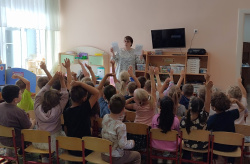 Сотрудниками Самарской областной библиотеки для слепых проведены мероприятия по формированию основ безопасного поведения у детей