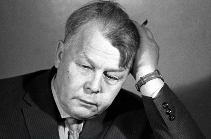 "Будем живы – не помрем" – библиографический обзор литературы о творчестве Александра Трифоновича Твардовского."Будем живы – не помрем" – библиографический обзор литературы о творчестве Александра Трифоновича Твардовского.