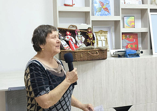 Литературная гостиная "Поэт страны берёзового ситца"