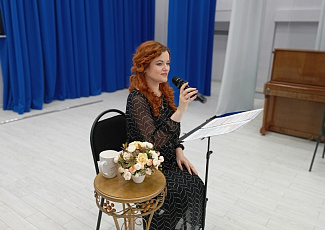 В посёлке городского типа Рощинский для детей состоялась программа художественого чтения 