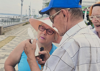 Тактильная прогулка с тифлокомментариями «Вдоль по набережной»