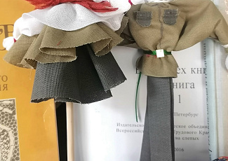 Память в руках детей: создание традиционных кукол ко Дню Победы на «Уроках ремесла»